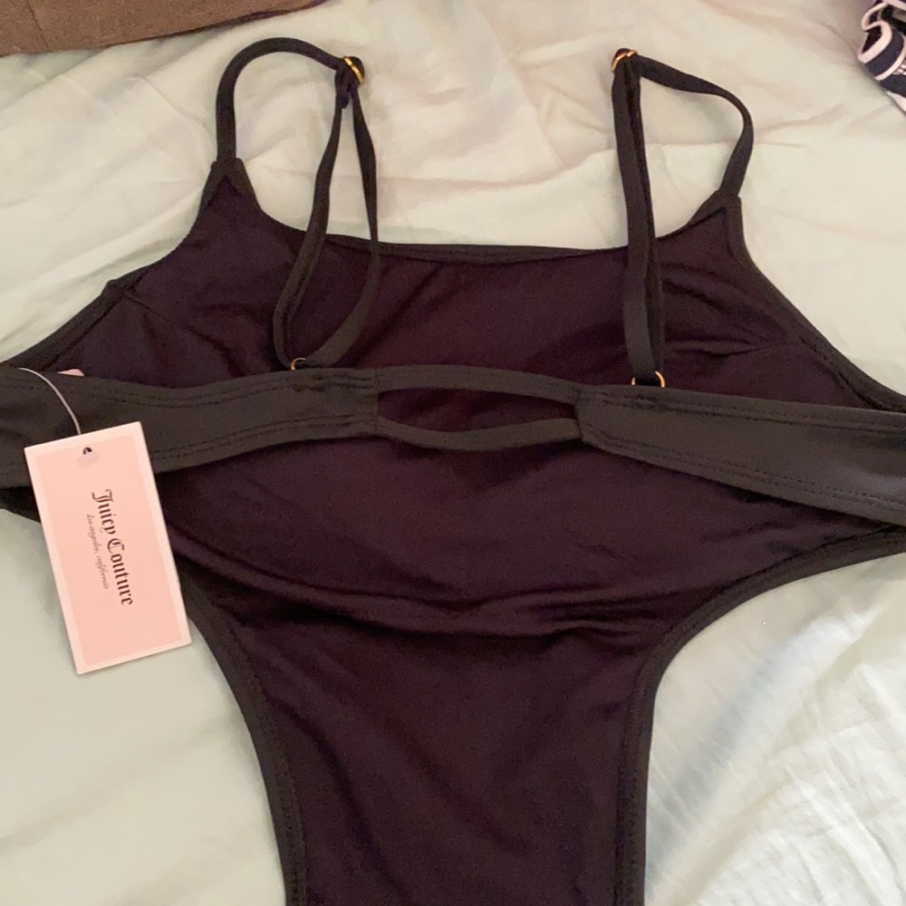 Swimsuit - Picture 7 of 8